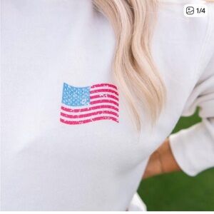 Living Fully Co - Mallory Ervin - I heart America sweatshirt